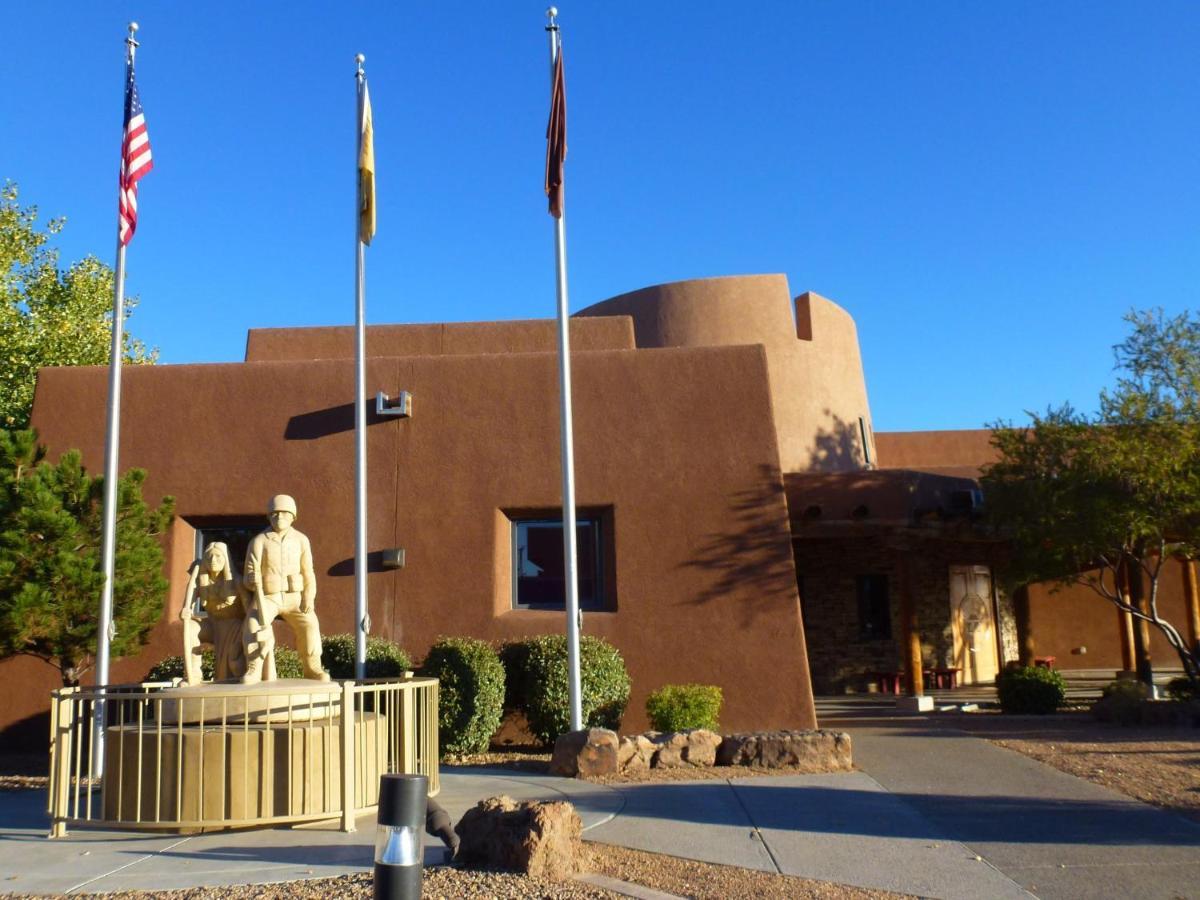 Holiday Inn Express & Suites Albuquerque Historic Old Town By Ihg Bagian luar foto