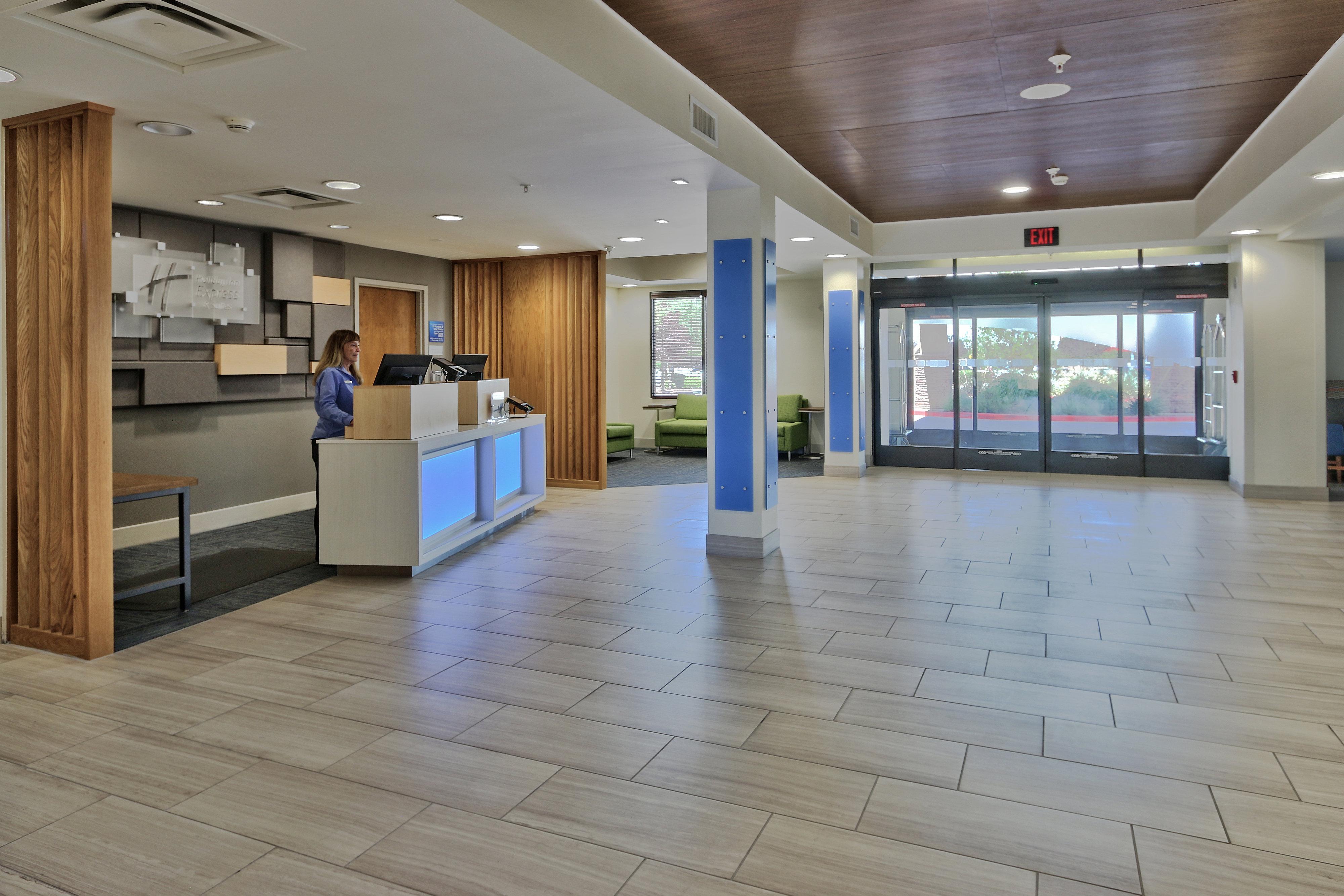 Holiday Inn Express & Suites Albuquerque Historic Old Town By Ihg Bagian luar foto