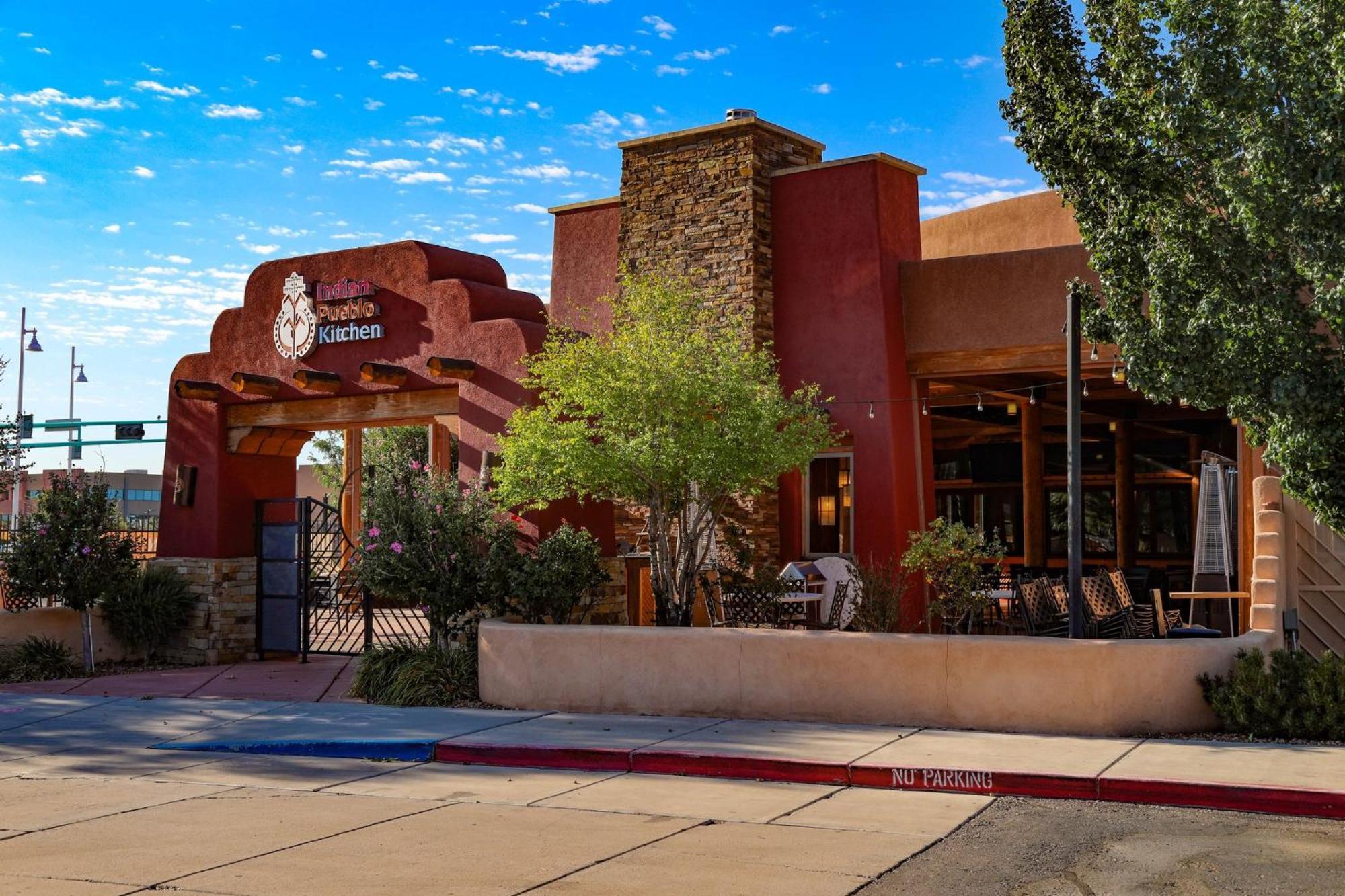 Holiday Inn Express & Suites Albuquerque Historic Old Town By Ihg Bagian luar foto