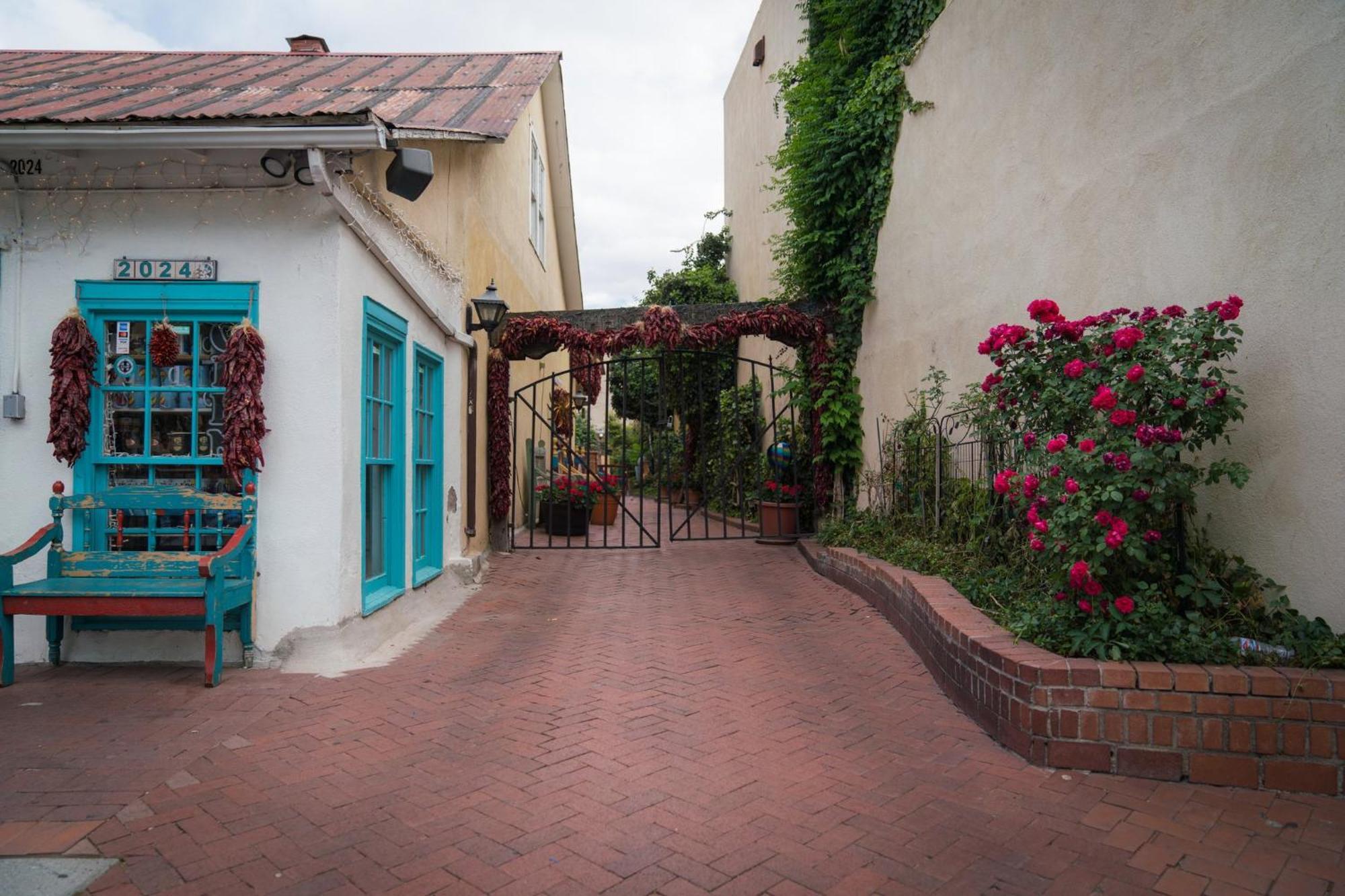 Holiday Inn Express & Suites Albuquerque Historic Old Town By Ihg Bagian luar foto